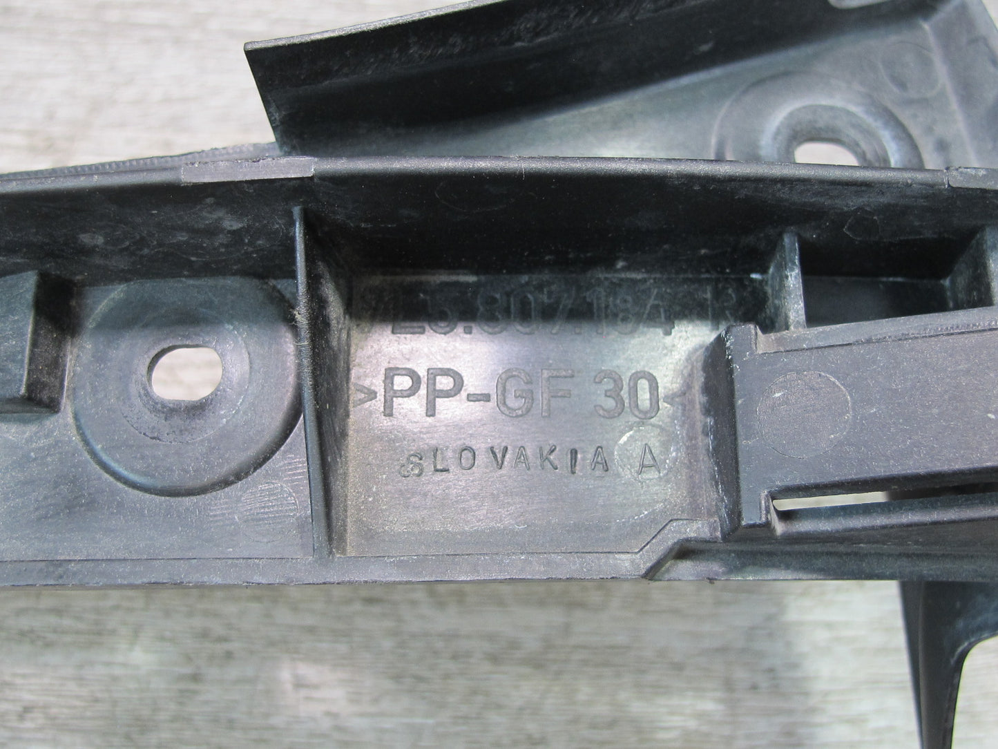 2003-2006 Porsche Cayenne 955 Front Bumper Mount Bracket Support Set of 2