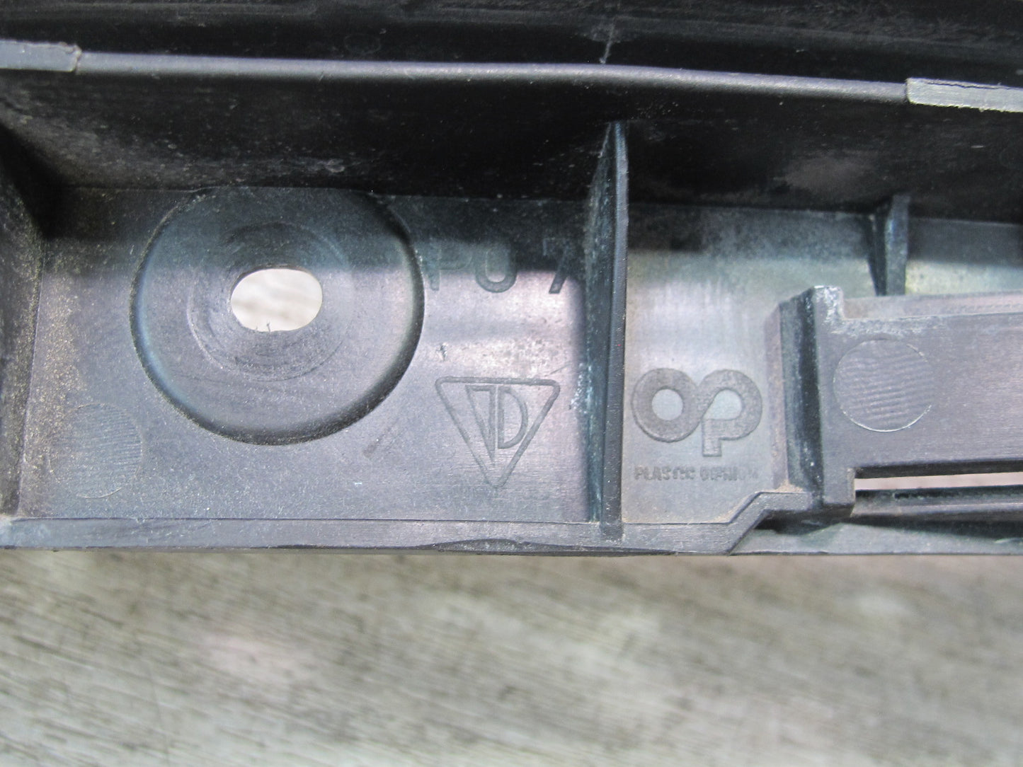 2003-2006 Porsche Cayenne 955 Front Bumper Mount Bracket Support Set of 2