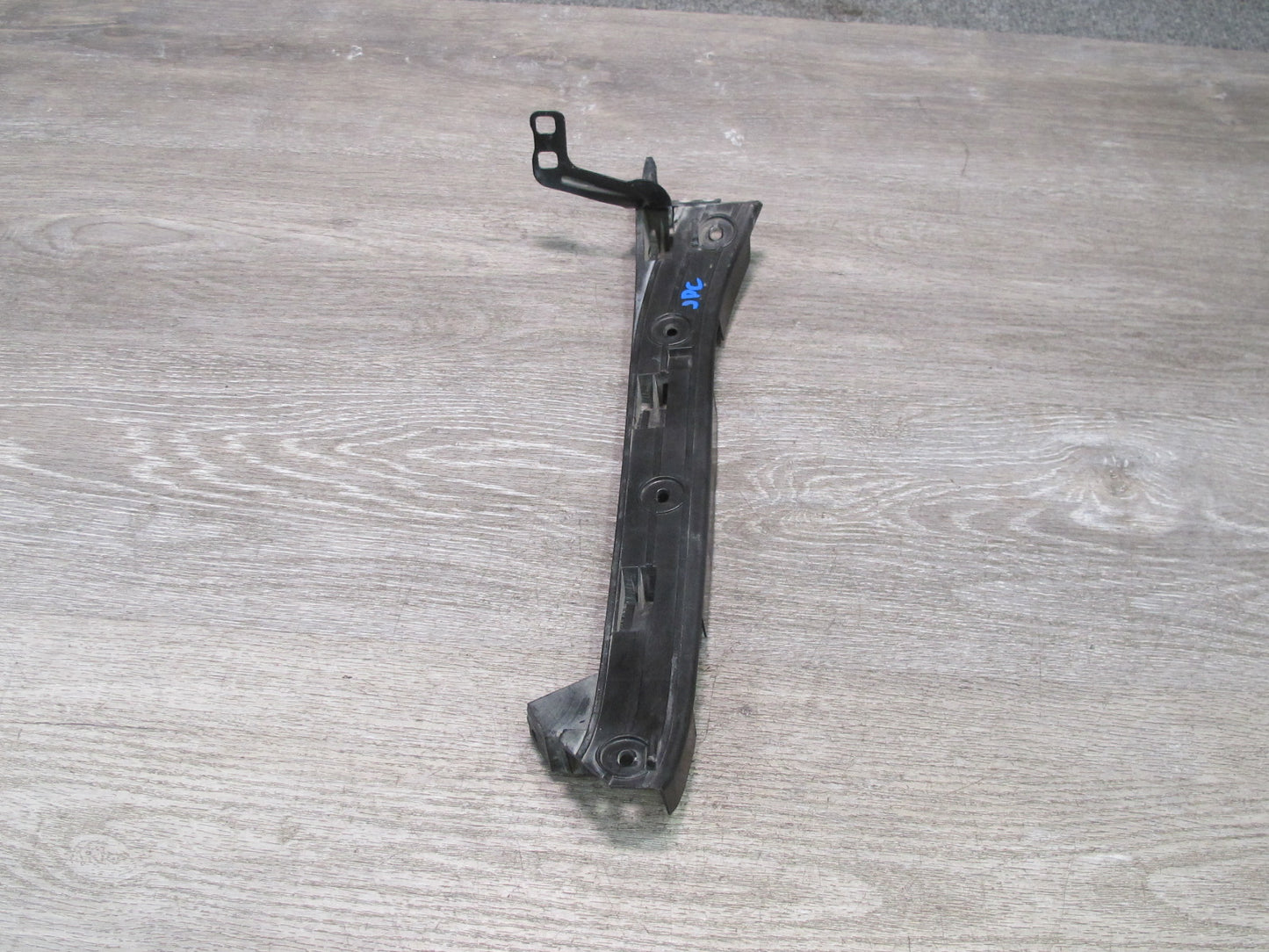 2003-2006 Porsche Cayenne 955 Front Bumper Mount Bracket Support Set of 2