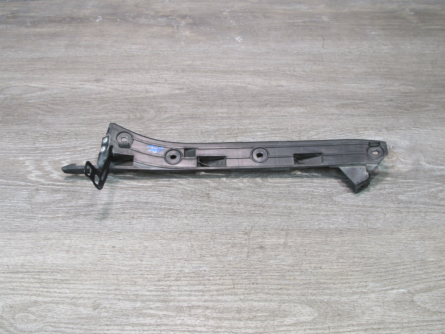 2003-2006 Porsche Cayenne 955 Front Bumper Mount Bracket Support Set of 2
