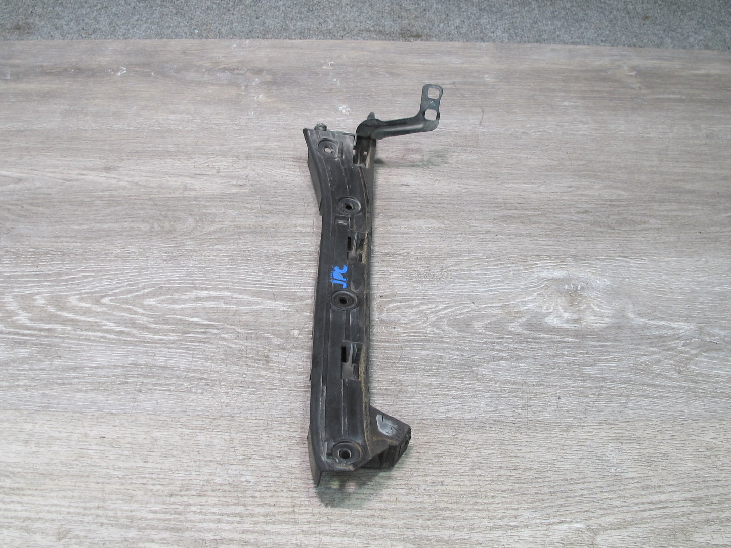 2003-2006 Porsche Cayenne 955 Front Bumper Mount Bracket Support Set of 2