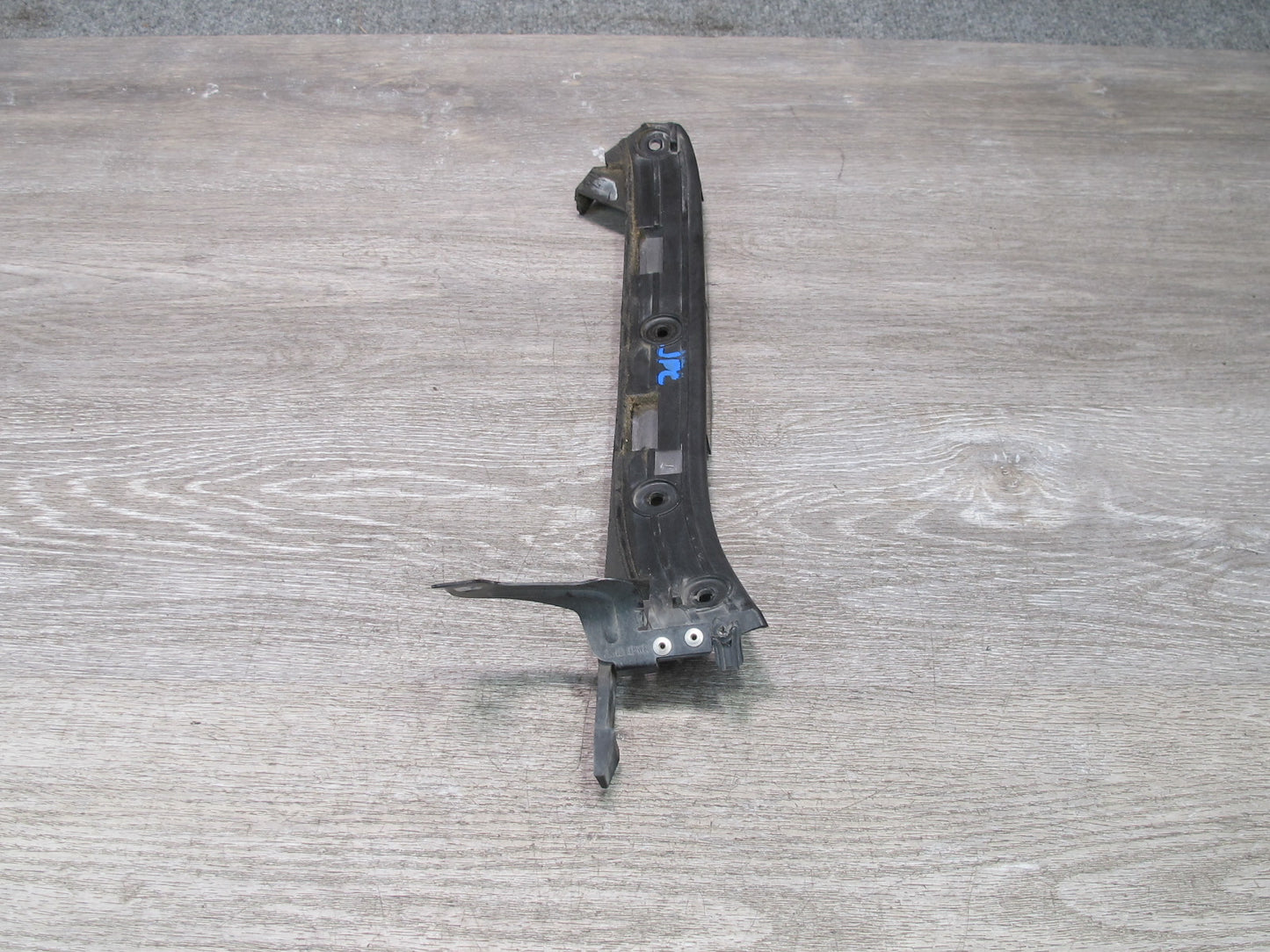 2003-2006 Porsche Cayenne 955 Front Bumper Mount Bracket Support Set of 2