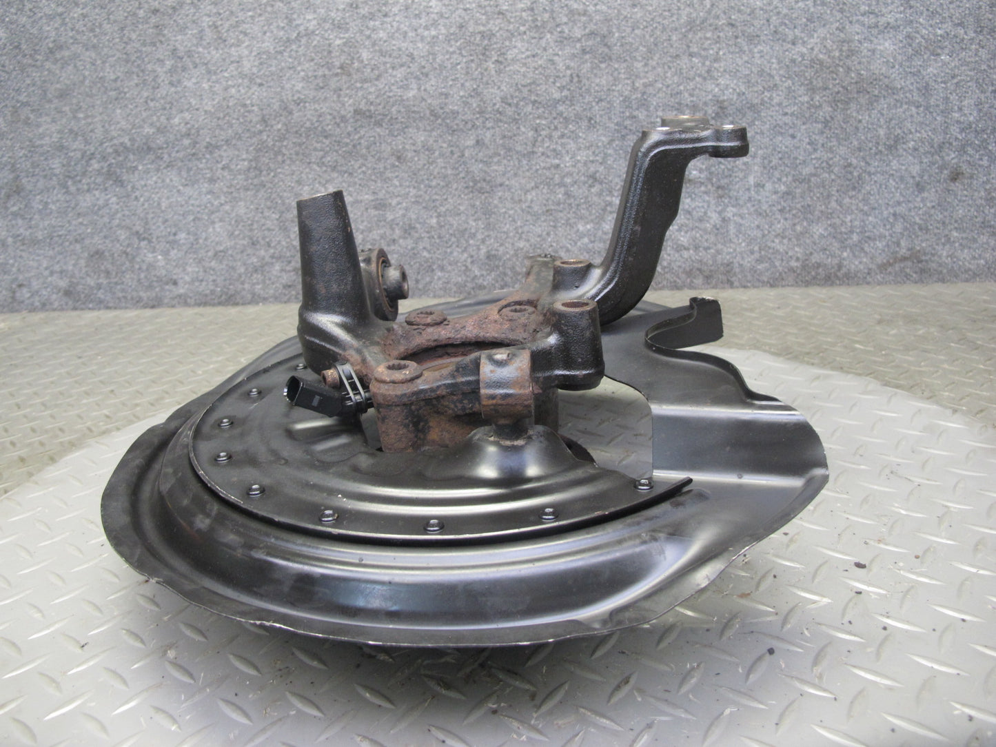 2008 VW Golf R32 VR6 AWD Rear Right Spindle Knuckle Wheel Hub Bearing OEM