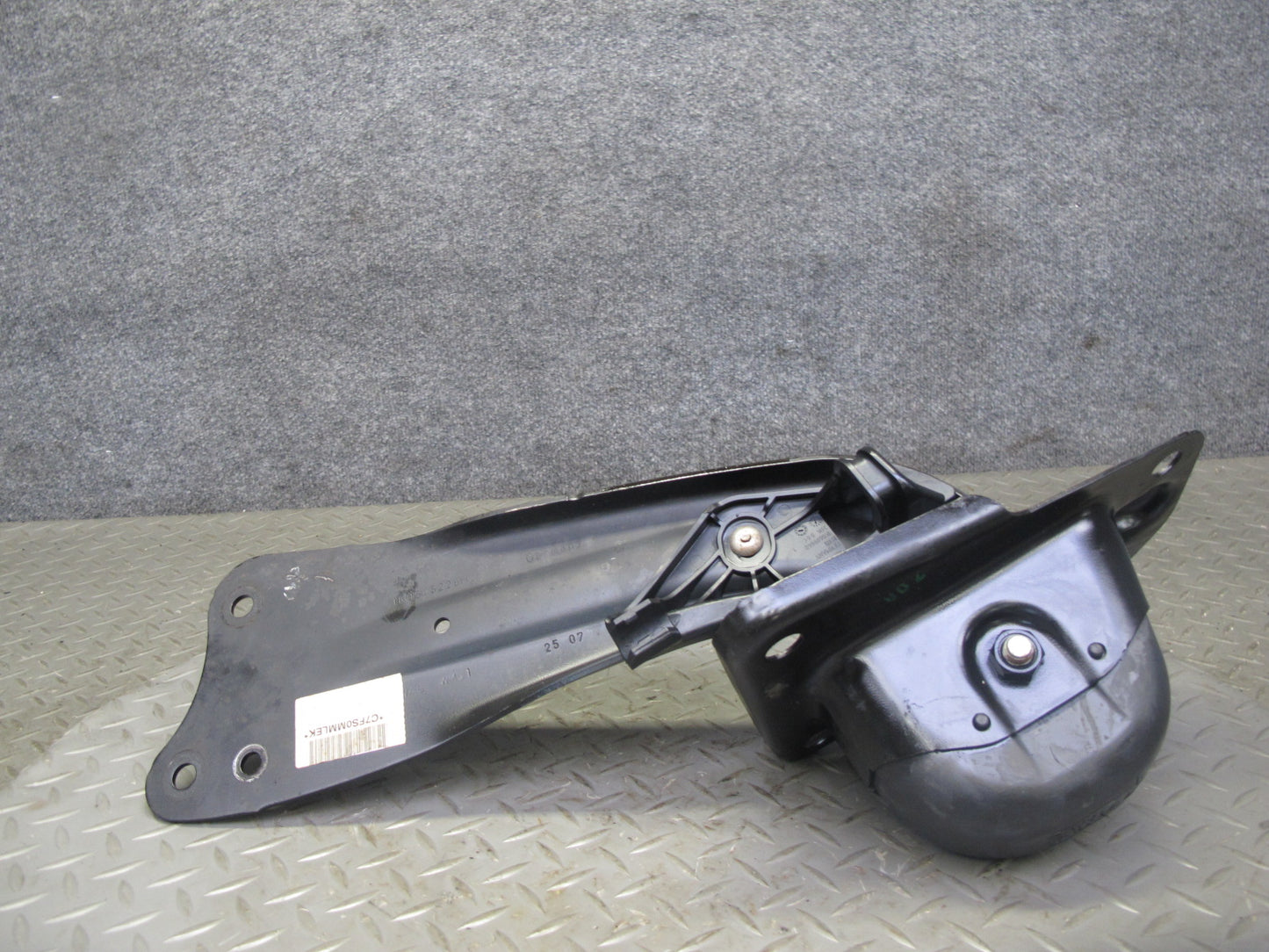 06-14 VW Golf R32 GTI R Rabbit Jetta Rear Right Suspension Trailing Arm OEM