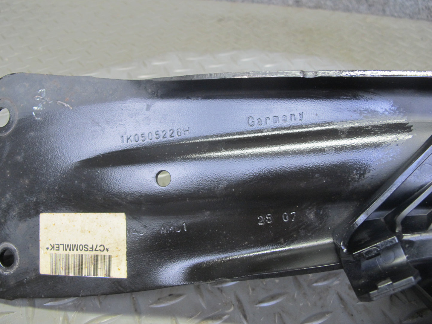06-14 VW Golf R32 GTI R Rabbit Jetta Rear Right Suspension Trailing Arm OEM