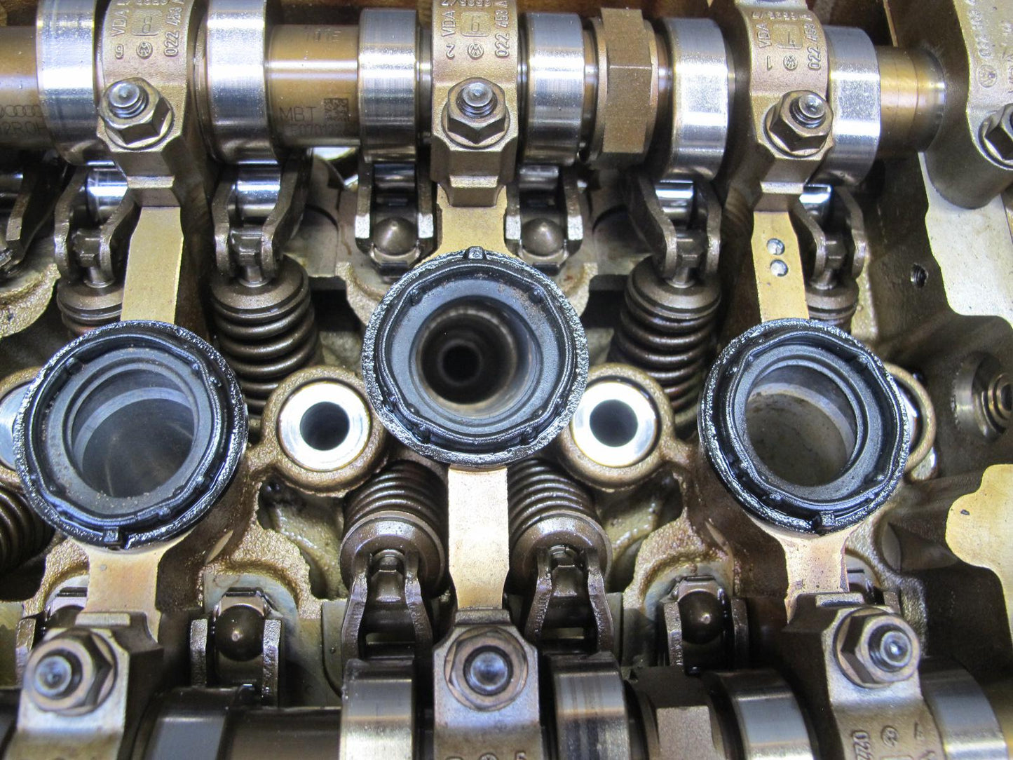 2008 VW Golf R32 VR6 3.2L Cbra Engine Cylinder Head w Camshafts & Timing Cover
