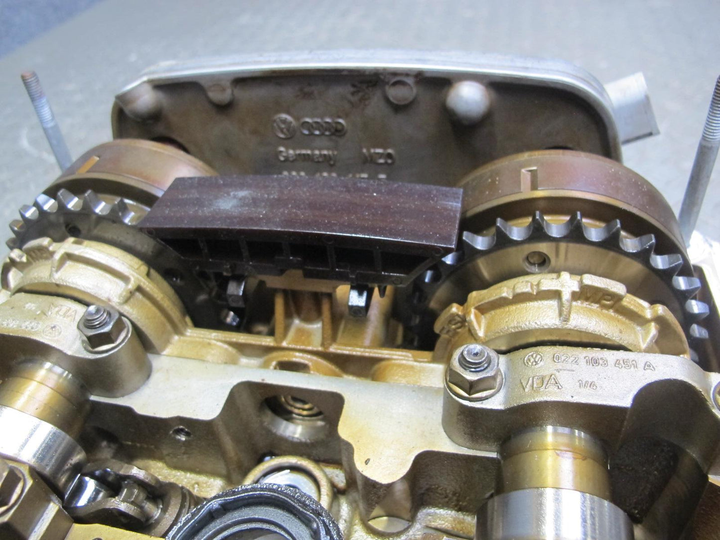 2008 VW Golf R32 VR6 3.2L Cbra Engine Cylinder Head w Camshafts & Timing Cover