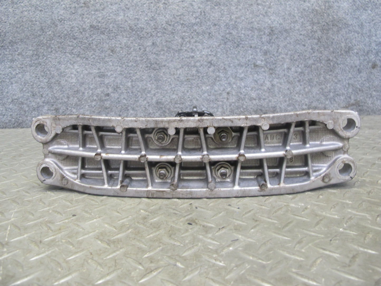 01-05 Lexus JCE10L IS300 A650E A/T Automatic Transmission Mount Bracket OEM