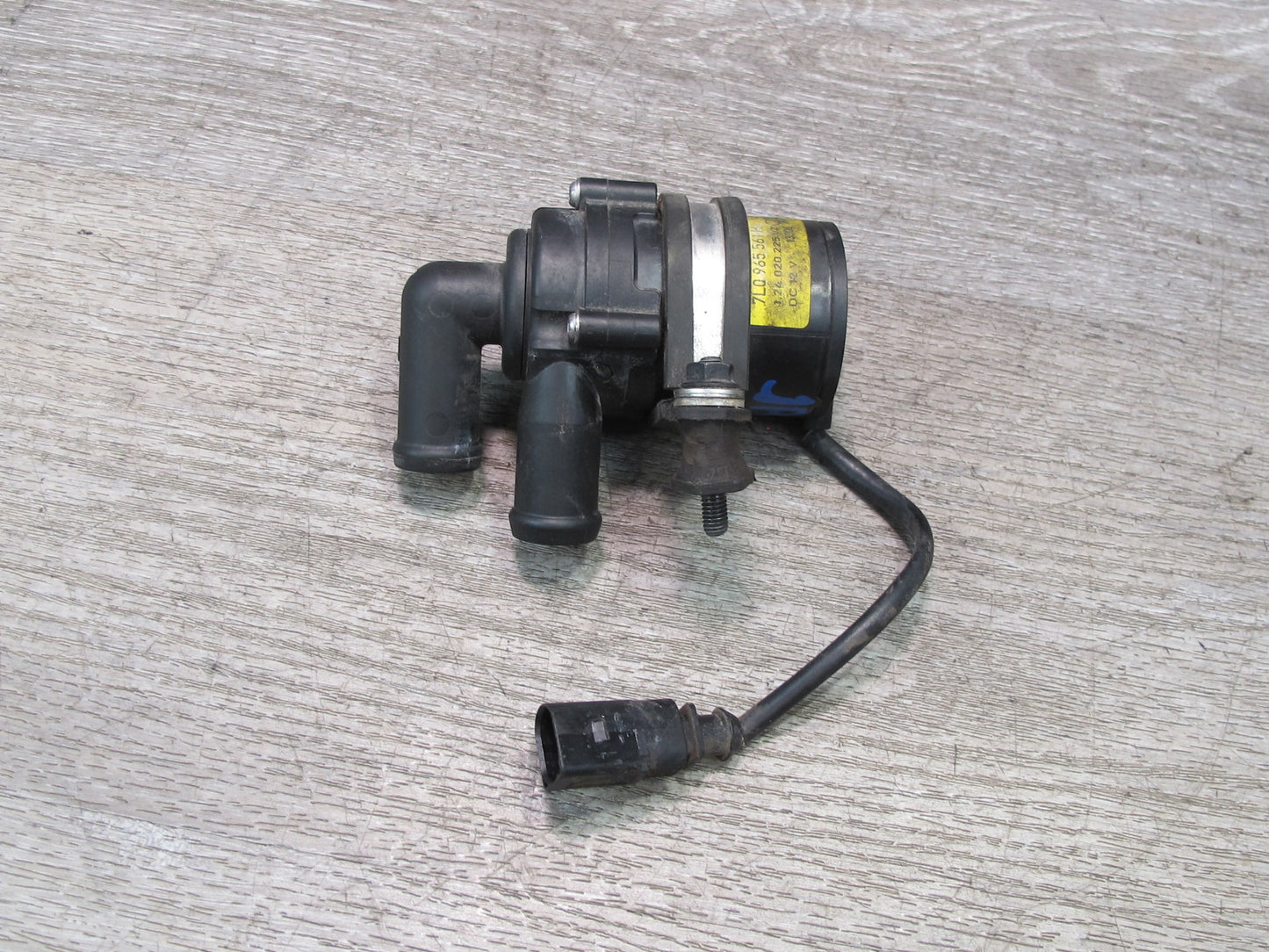 2003-2006 Porsche Cayenne 955 Auxiliary AUX Coolant Water Pump 7L0965561H