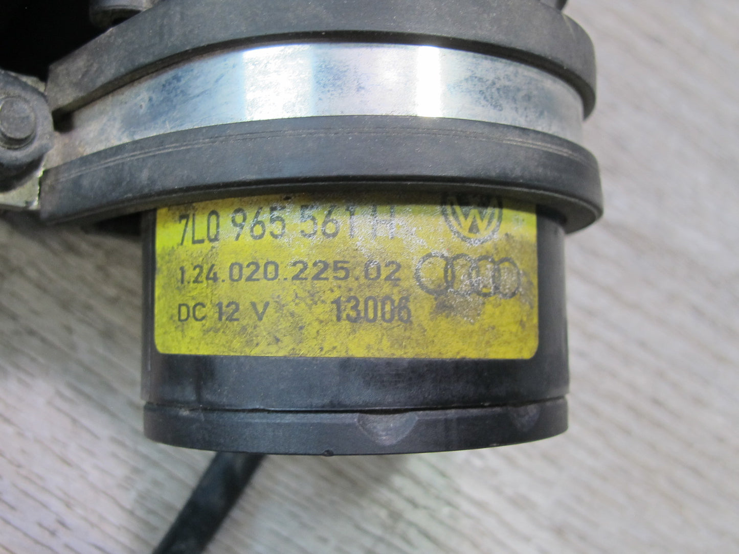 2003-2006 Porsche Cayenne 955 Auxiliary AUX Coolant Water Pump 7L0965561H