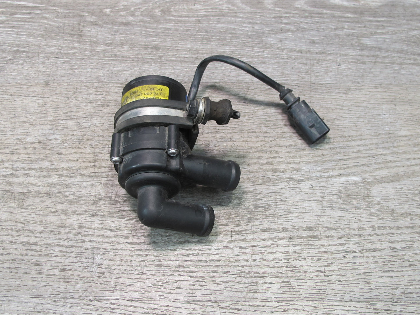 2003-2006 Porsche Cayenne 955 Auxiliary AUX Coolant Water Pump 7L0965561H