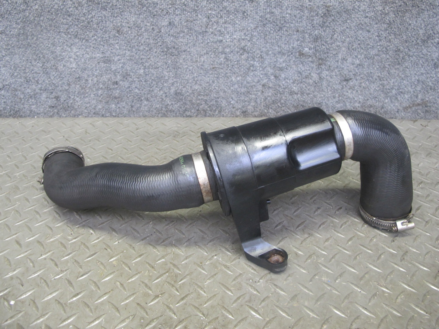 11-16 Mini Cooper S R60 R61 Countryman N18 Turbo Air Hose Pipe Line 9804248 OEM