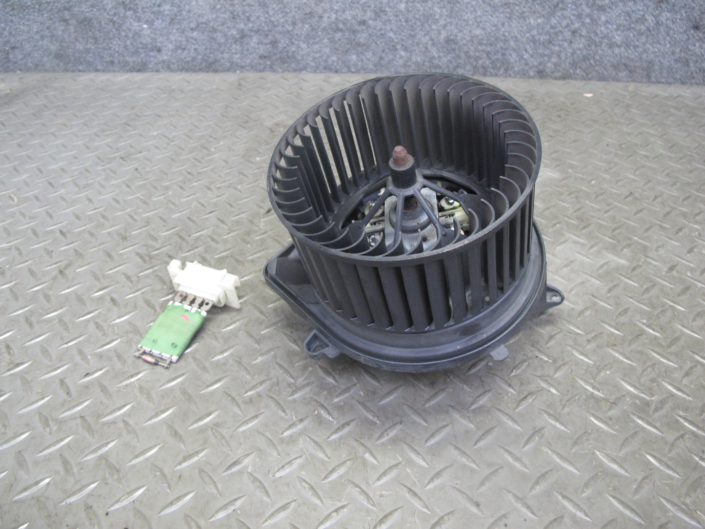 11-13 Mini Cooper R55 R56 R60 R61 A/C Heater Blower Motor Fan w Resistor OEM