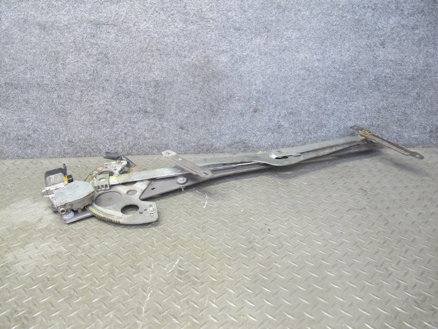 86-89 Mercedes R107 560SL Front Right Passenger Door Window Regulator Motor OEM
