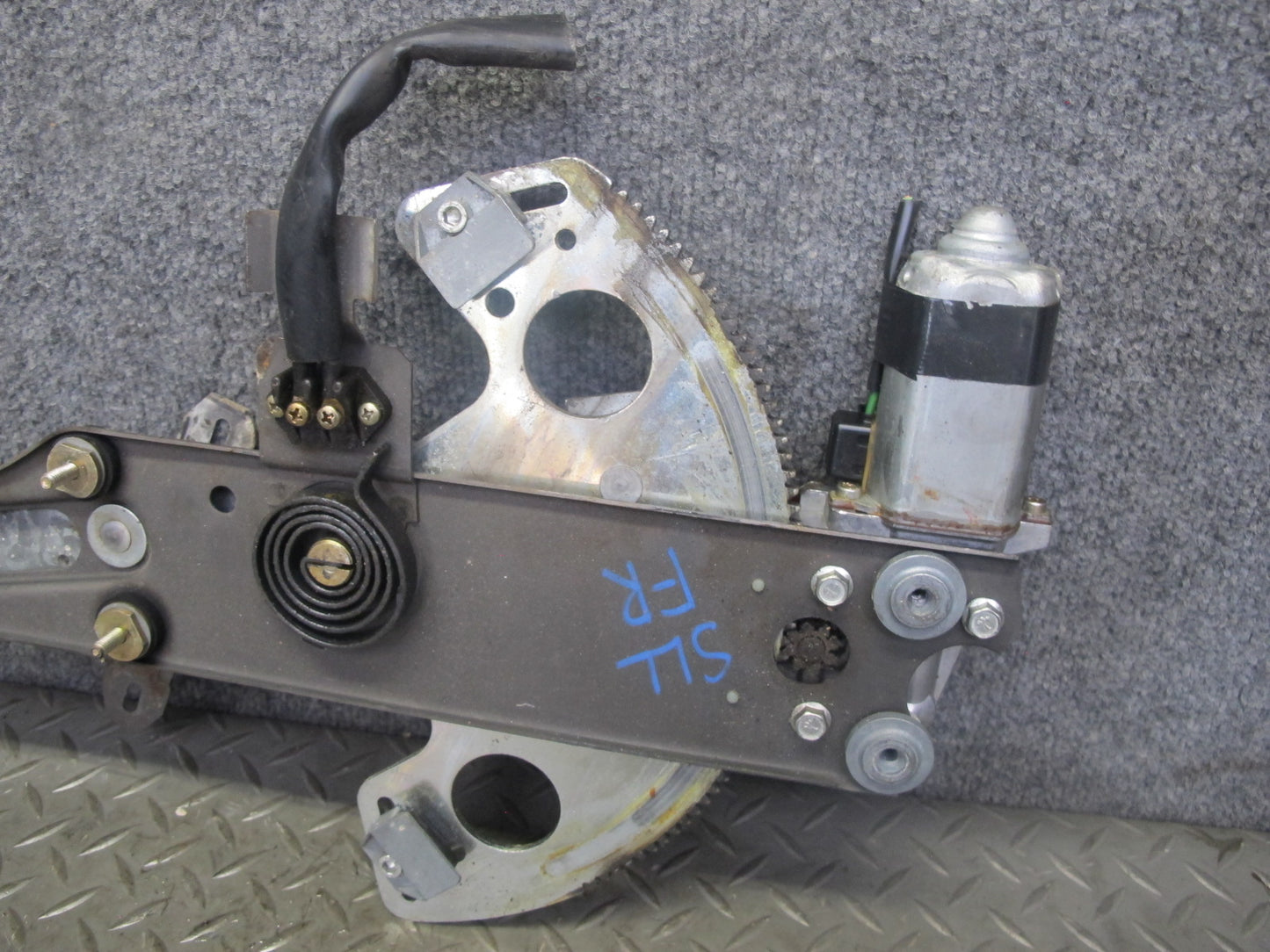86-89 Mercedes R107 560SL Front Right Passenger Door Window Regulator Motor OEM