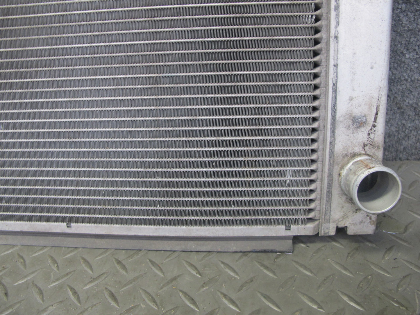07-13 Mini S R55 R56 R57 R58 R60 R61 N14 N18 A/T Engine Cooling Radiator OEM