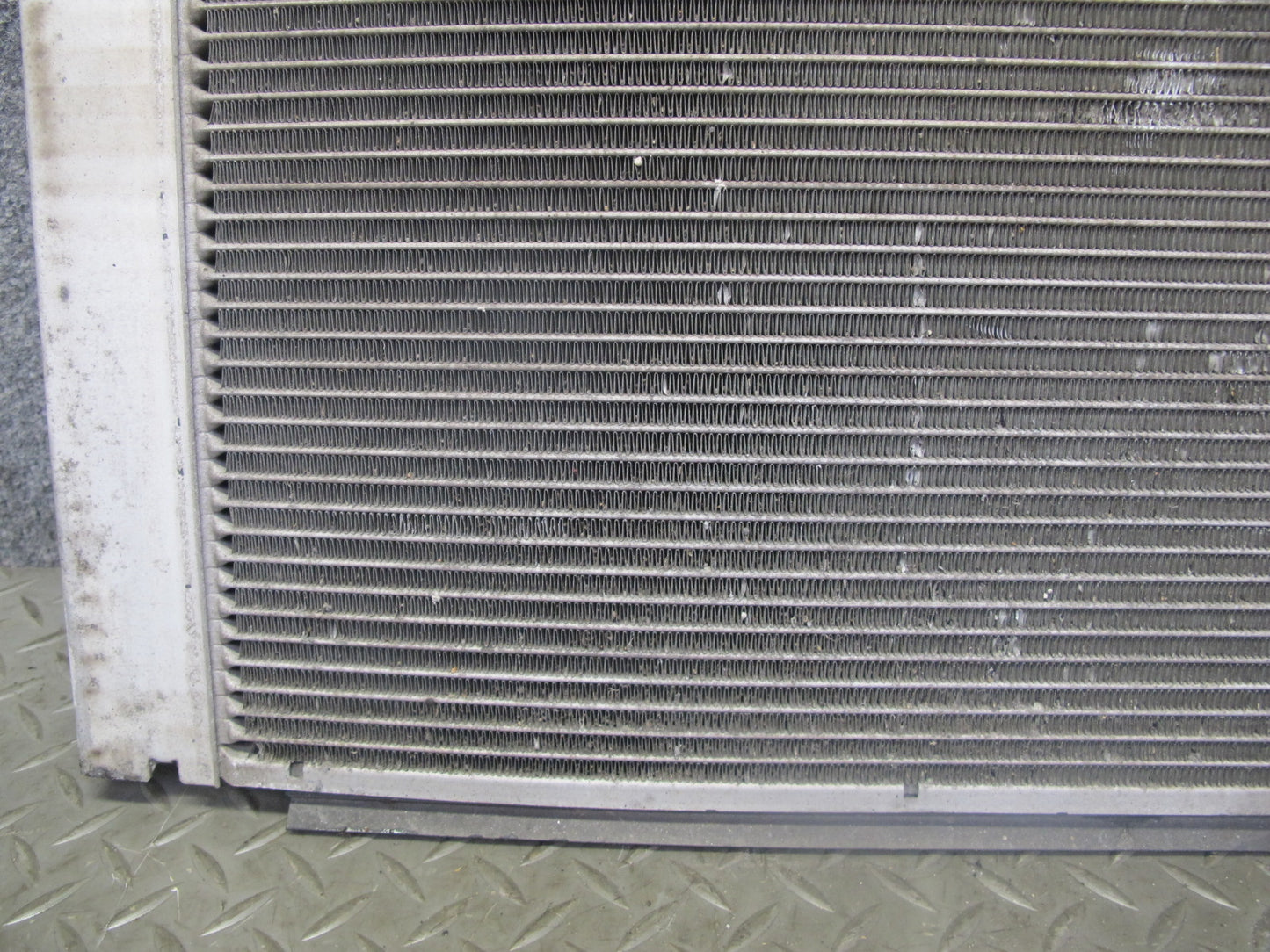 07-13 Mini S R55 R56 R57 R58 R60 R61 N14 N18 A/T Engine Cooling Radiator OEM
