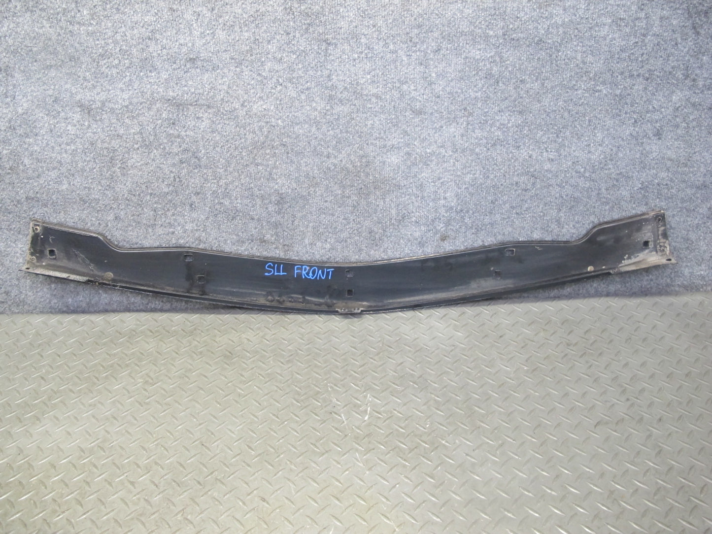 86-89 Mercedes R107 560SL Front Bumper Lower Filler Cover Molding Trim OEM