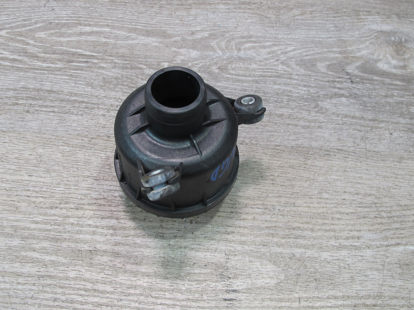 2008 VW R32 VR6 3.2L Cbra Engine Air Intake Resonator 1K0129770B OEM