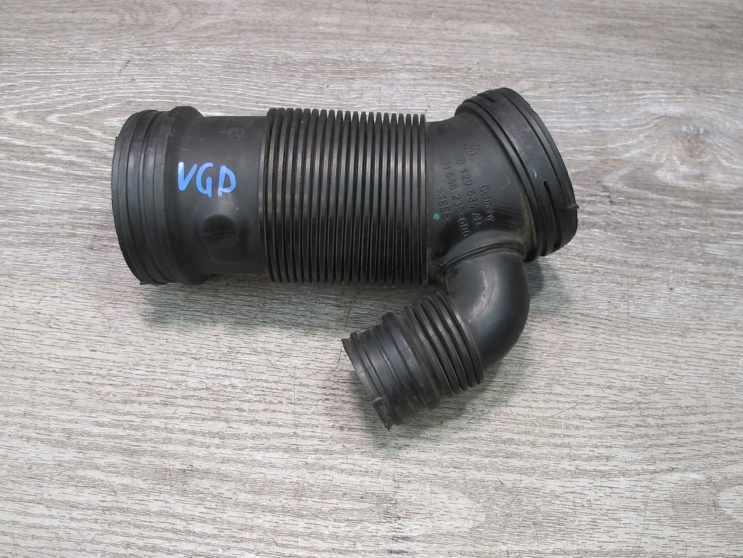 07-08 VW R32 MK5 EOS VR6 3.2L Cbra Engine Air Intake Connector Hose Pipe OEM
