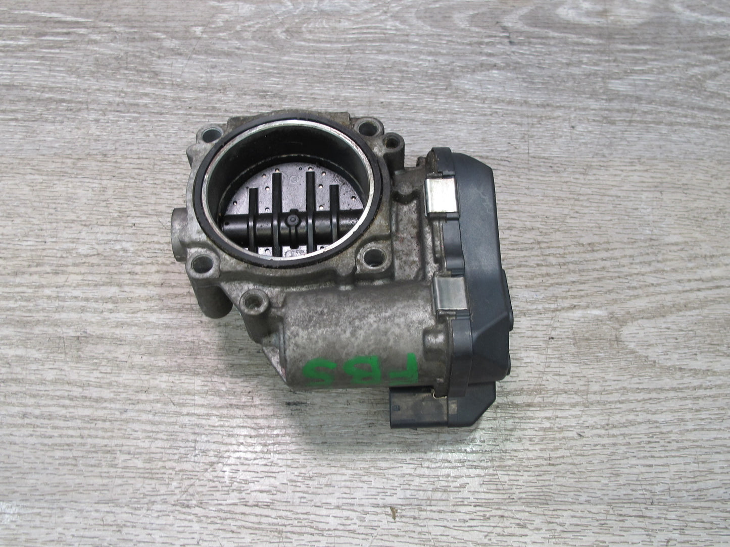 12-18 BMW E70 E71 F01 F02 F10 F12 S63 N63 4.4L Engine Throttle Body OEM 7555944