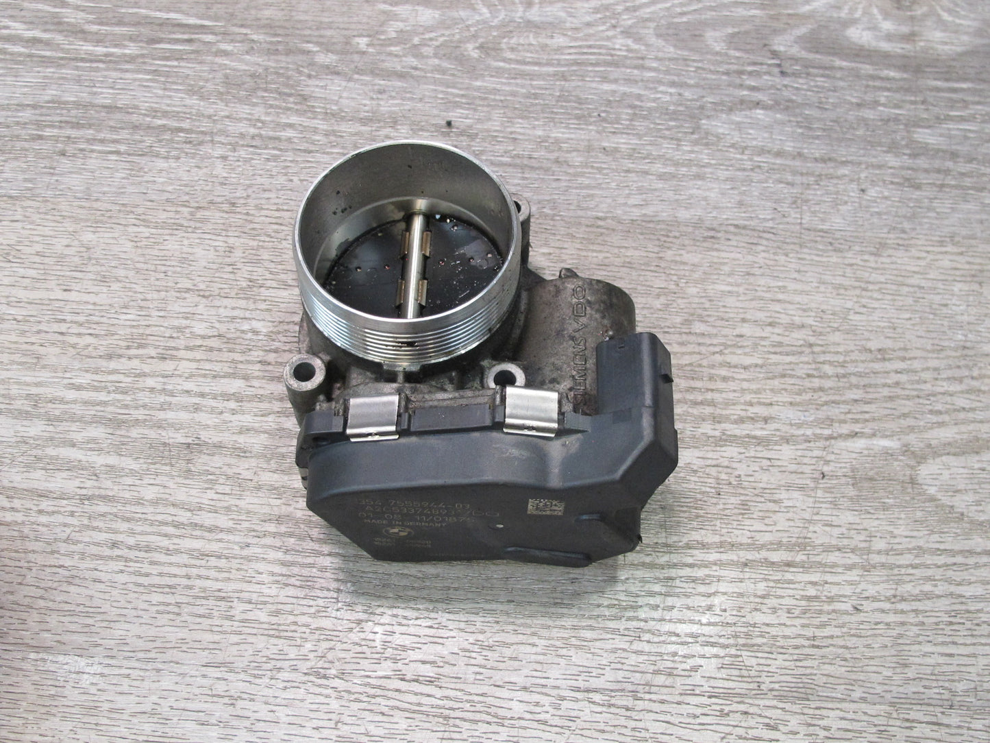 12-18 BMW E70 F01 F10 F12 S63 N63 4.4L Right Engine Throttle Body 7555944 OEM