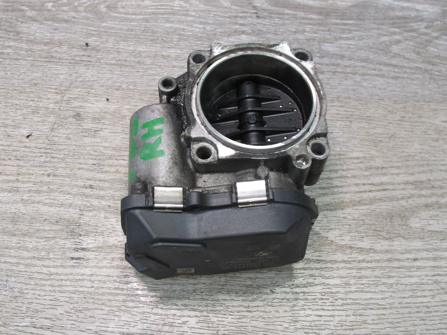 12-18 BMW E70 F01 F10 F12 S63 N63 4.4L Right Engine Throttle Body 7555944 OEM