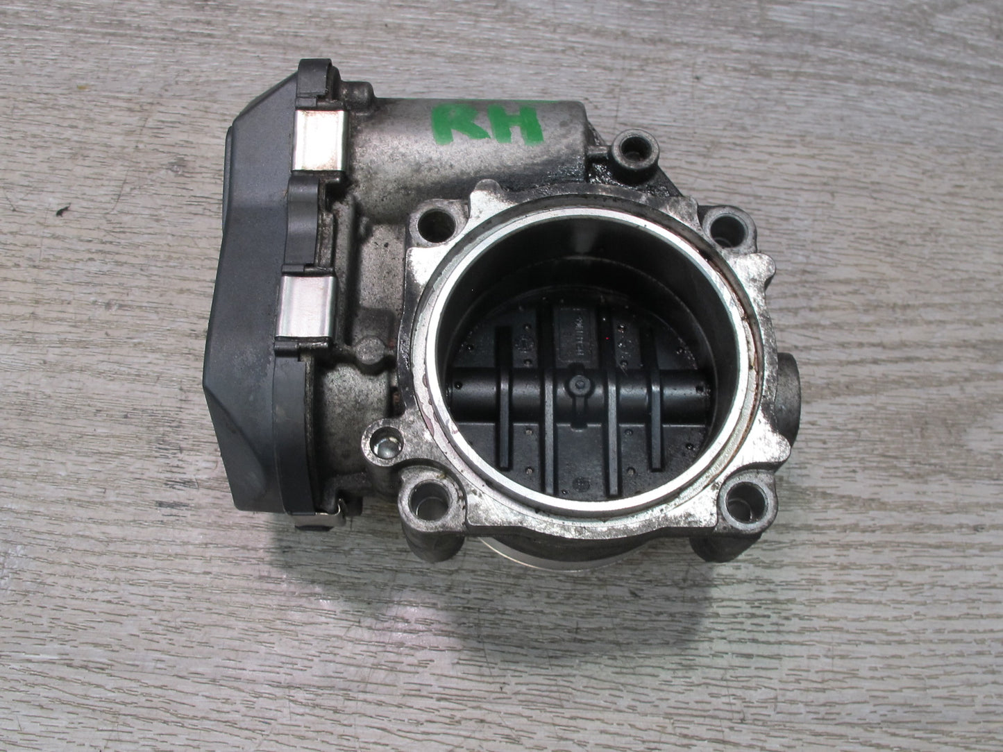 12-18 BMW E70 F01 F10 F12 S63 N63 4.4L Right Engine Throttle Body 7555944 OEM