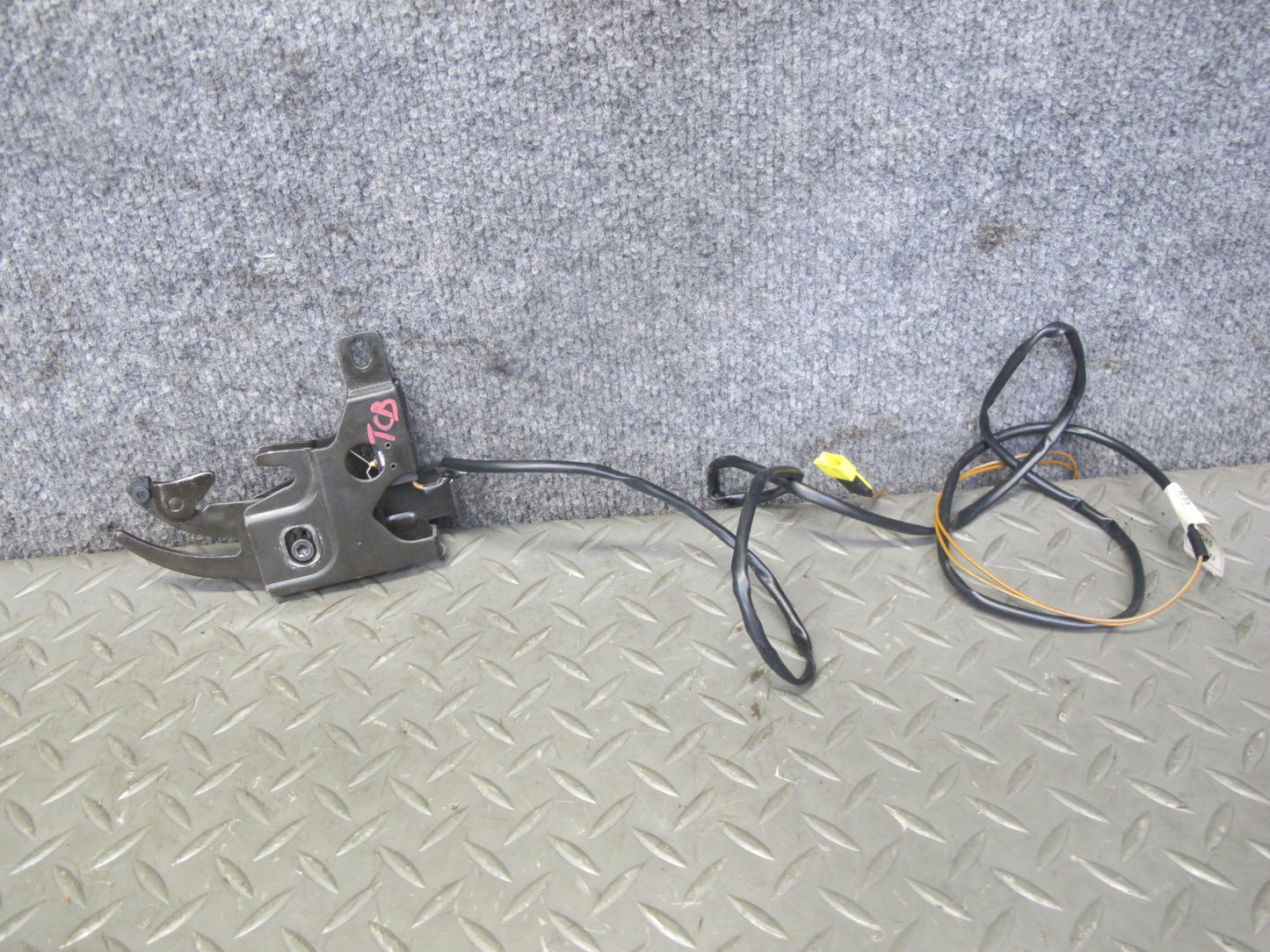 94-99 BMW E36 Convertible TOP Roof Compartment Tonneau Lock Latch Set OEM