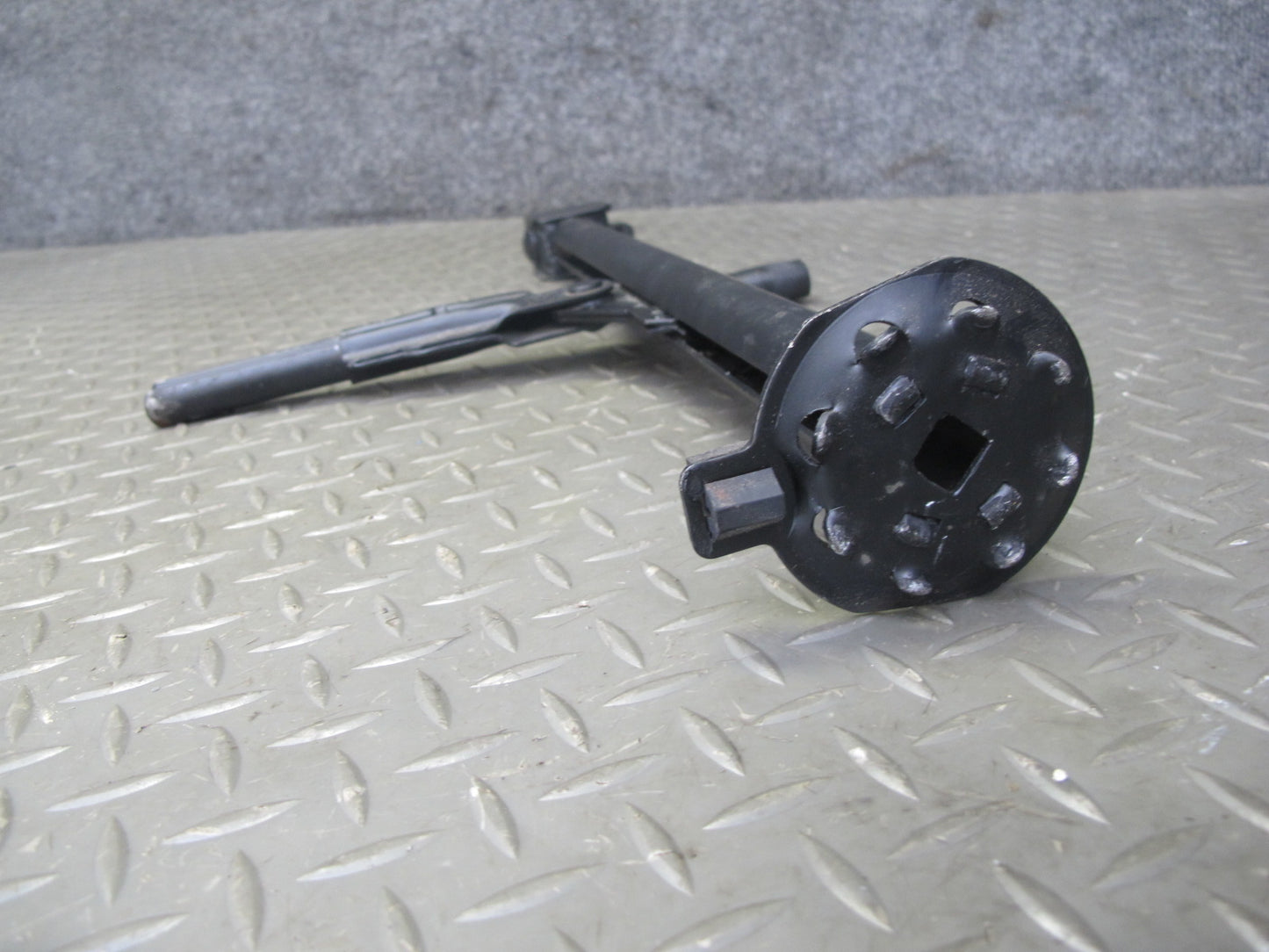 94-99 BMW E36 3-SERIES Emergency Spare Tire Lift Jack 1180377 OEM