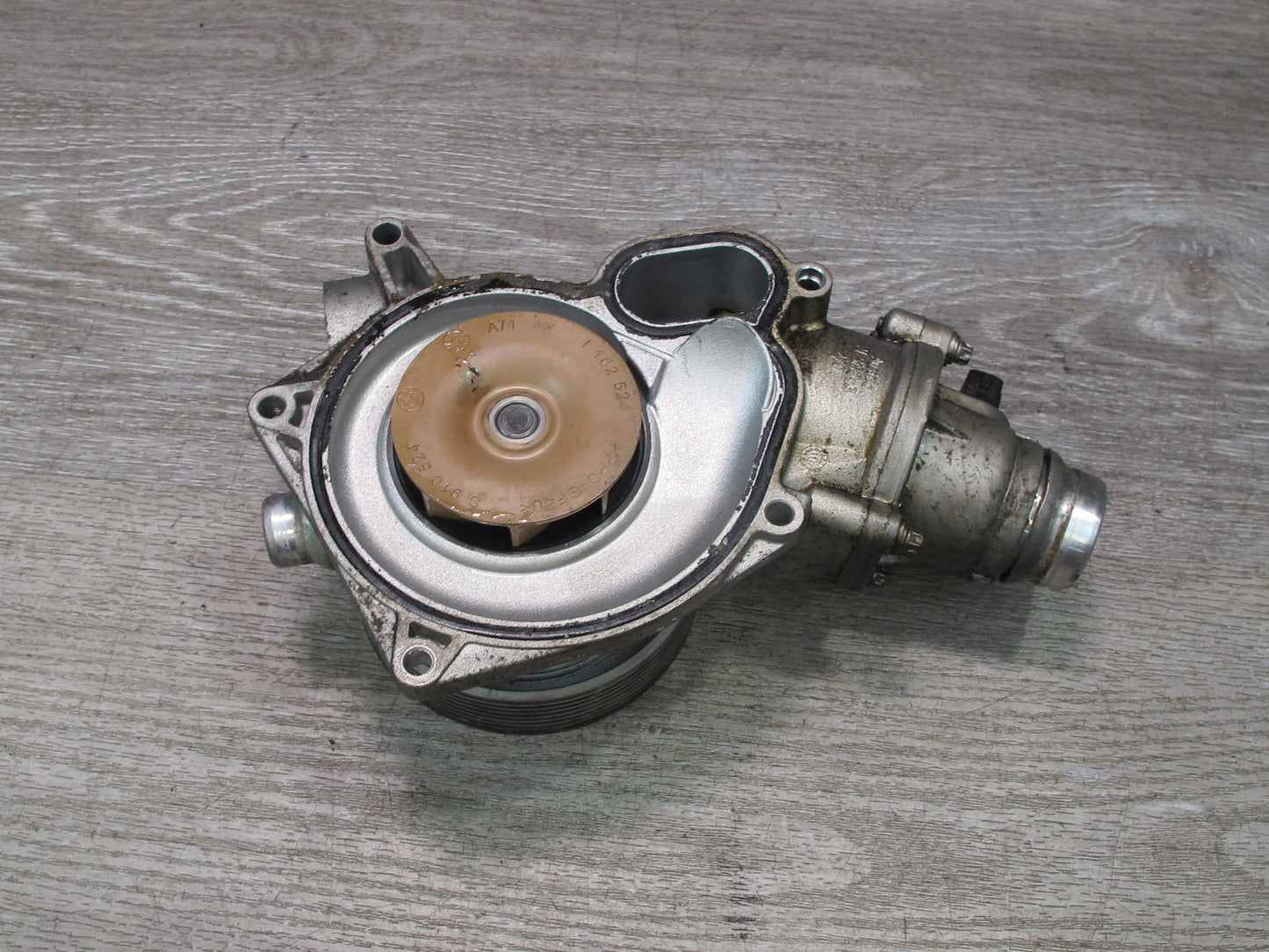 12-18 BMW F10 F12 N63 4.4L Engine Coolant Water Pump w Thermostat Housing OEM