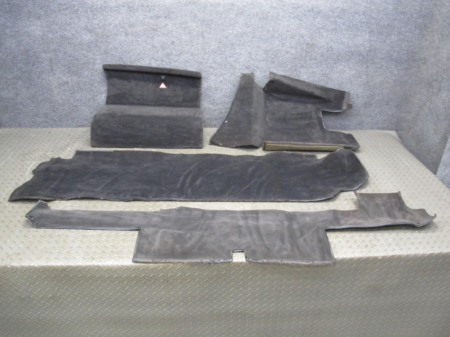 86-89 Mercedes R107 560SL Rear Trunk Floor Trim Carpet Liner Cover MAT Set OEM
