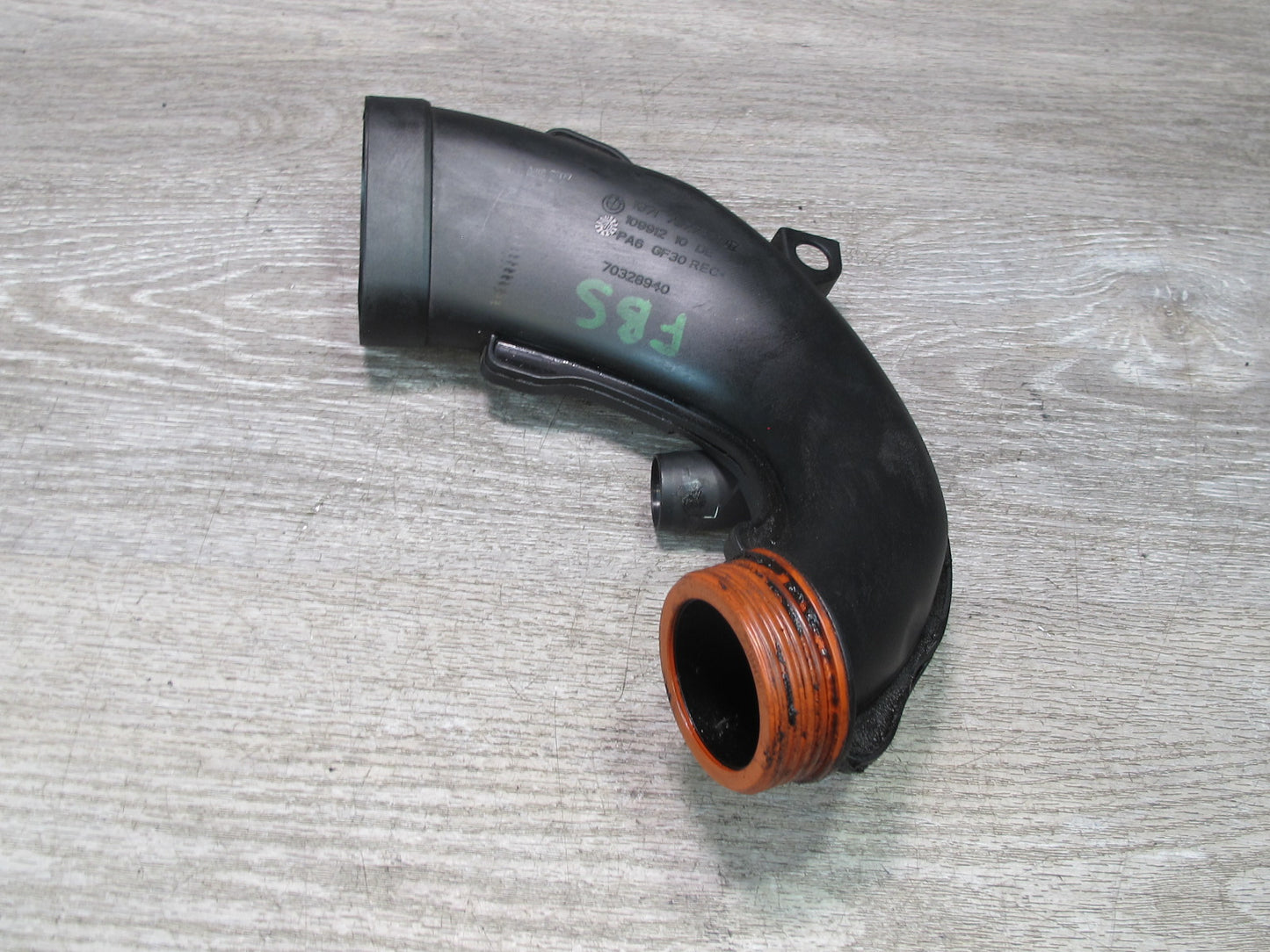 12-18 BMW F10 F12 550i 650i N63 Right Air Intake Duct Hose Tube 7577451 OEM