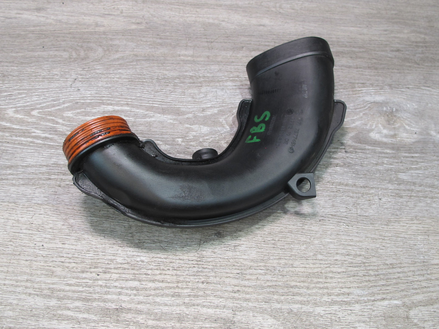12-18 BMW F10 F12 550i 650i N63 Right Air Intake Duct Hose Tube 7577451 OEM