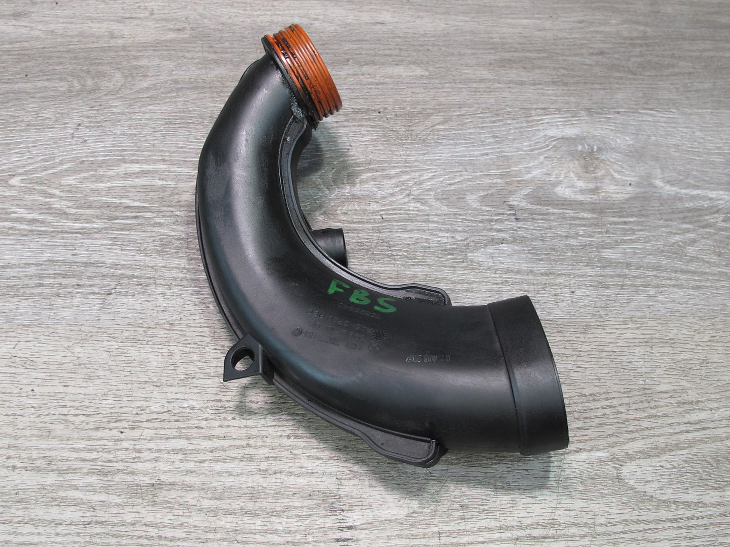 12-18 BMW F10 F12 550i 650i N63 Right Air Intake Duct Hose Tube 7577451 OEM