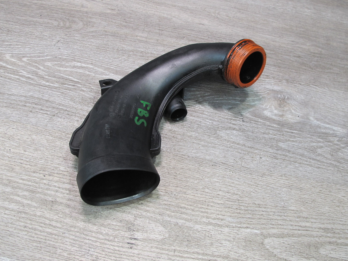 12-18 BMW F10 F12 550i 650i N63 Right Air Intake Duct Hose Tube 7577451 OEM