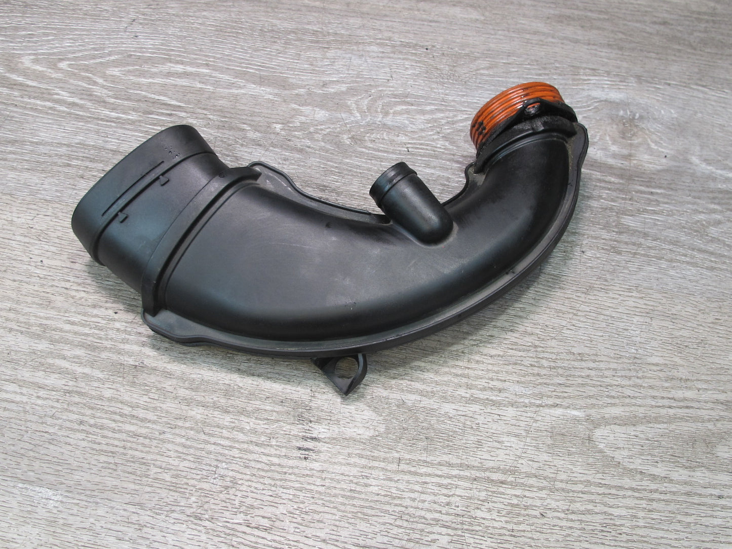 12-18 BMW F10 F12 550i 650i N63 Right Air Intake Duct Hose Tube 7577451 OEM