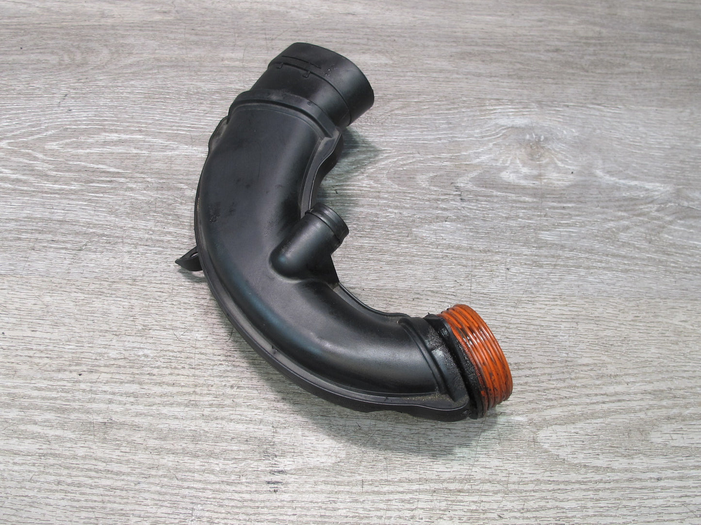 12-18 BMW F10 F12 550i 650i N63 Right Air Intake Duct Hose Tube 7577451 OEM
