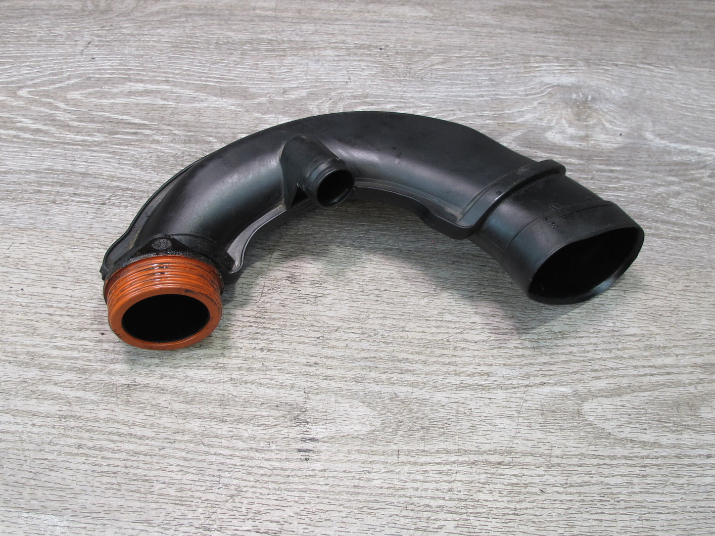 12-18 BMW F10 F12 550i 650i N63 Right Air Intake Duct Hose Tube 7577451 OEM
