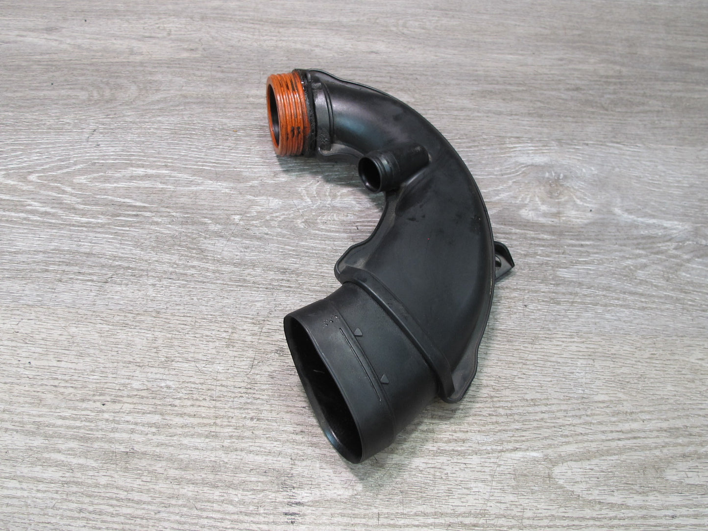 12-18 BMW F10 F12 550i 650i N63 Right Air Intake Duct Hose Tube 7577451 OEM