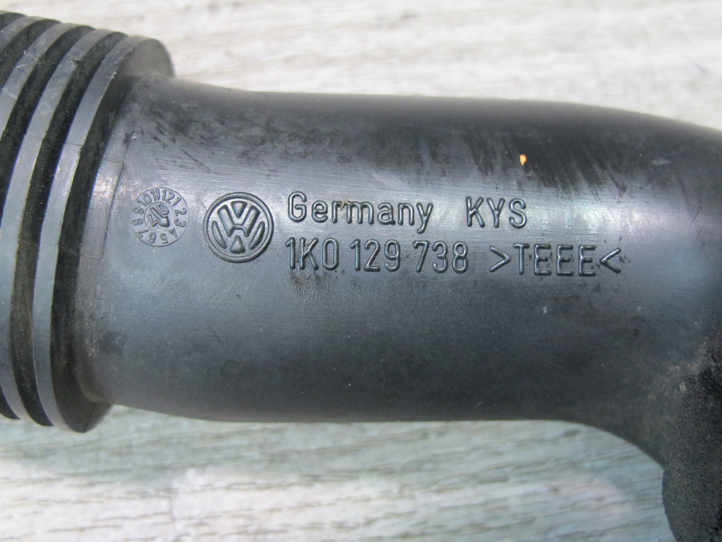 2008 VW R32 VR6 3.2L Cbra Engine Air Intake Connector Hose Duct Pipe OEM
