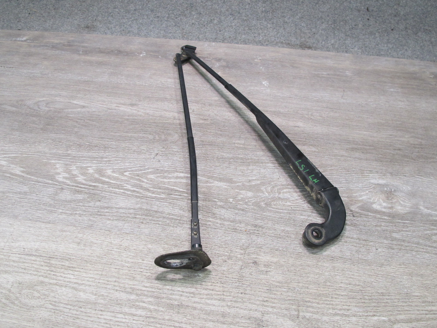 95-00 Lexus LS400 UCF20L Set of 2 Front Left & Right Windshield Wiper Arm OEM