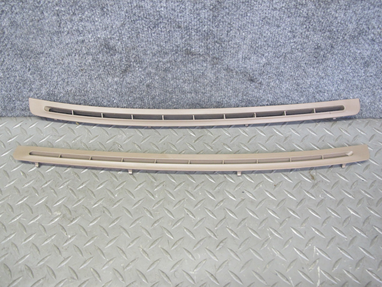 94-99 BMW E36 Set of 2 Dash Front Left & Right Defrost Air Vent Grille Beige OEM