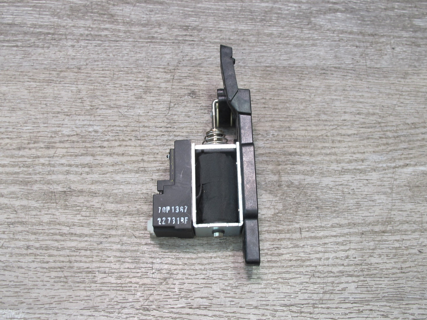 2008-2014 BMW E71 E72 X6 Glove Box Lock Latch