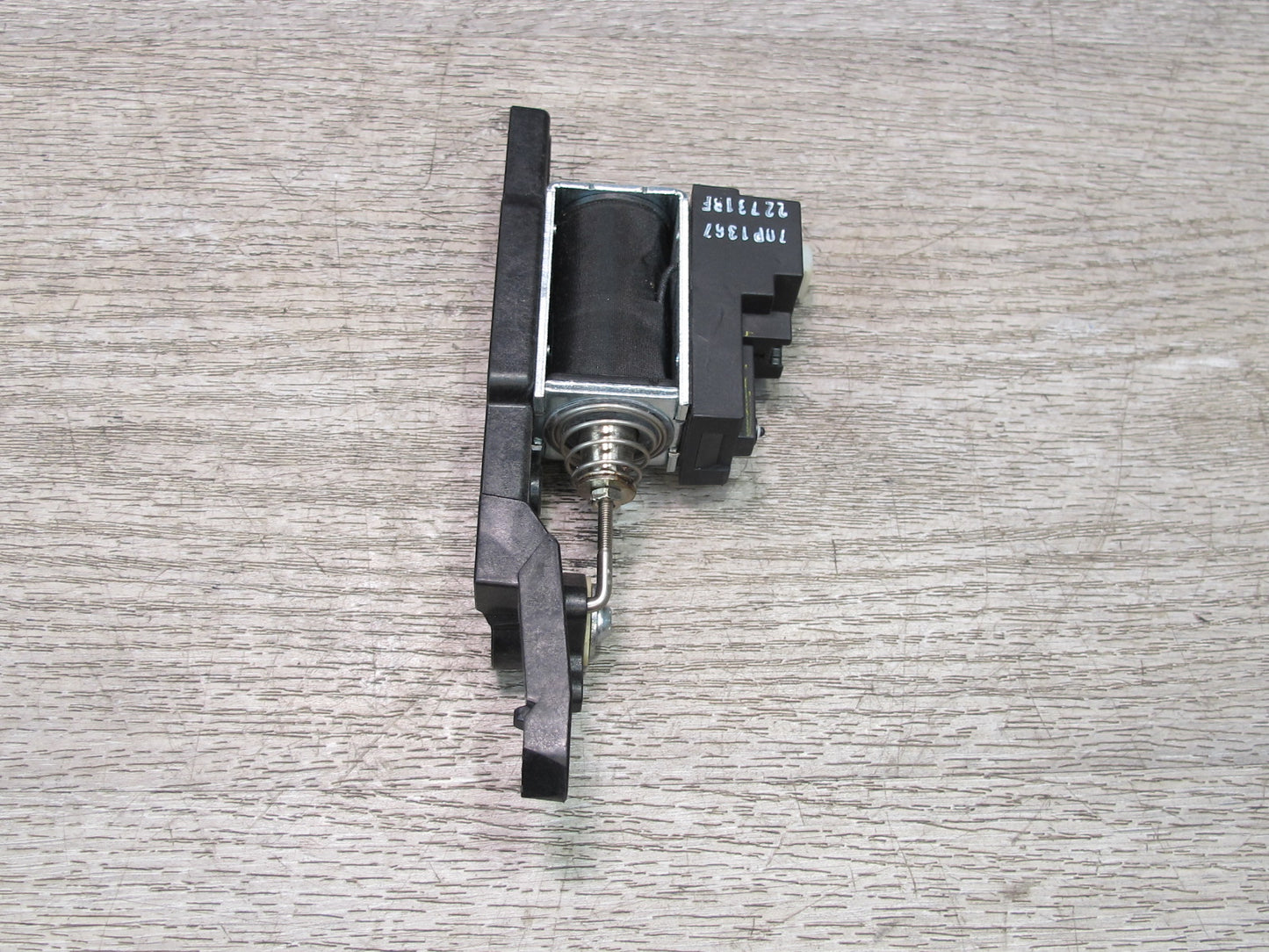 2008-2014 BMW E71 E72 X6 Glove Box Lock Latch