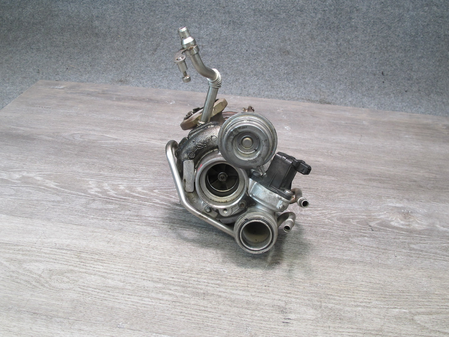 2012 BMW E70 F01 F02 F07 F10 F12 4.4L N63 Left Engine Turbocharger 7576985 OEM