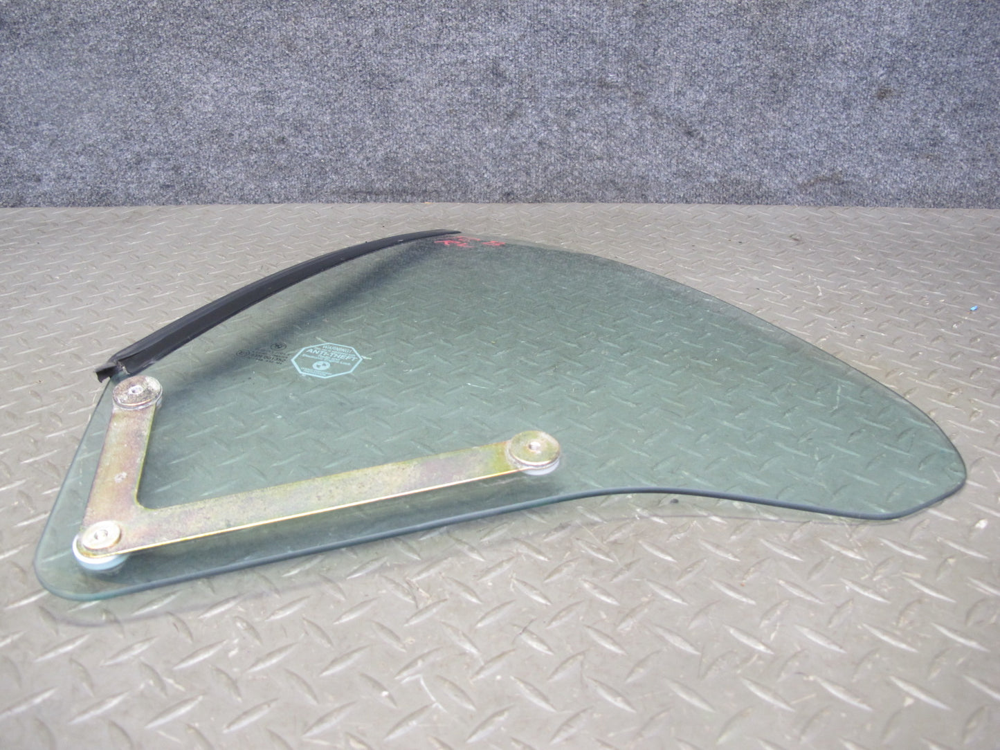 94-99 BMW E36 3-SERIES Convertible Rear Left Quarter Glass Window OEM