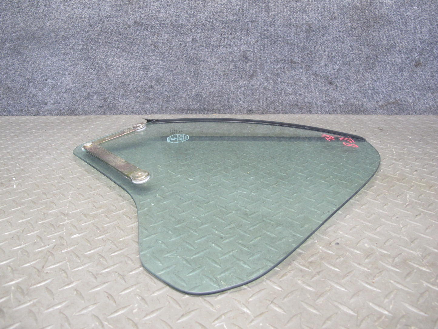 94-99 BMW E36 3-SERIES Convertible Rear Left Quarter Glass Window OEM
