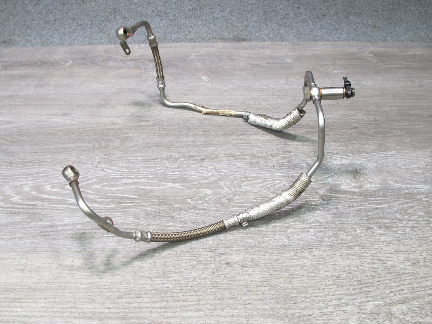 2012 BMW F01 F02 F07 F10 F13 F12 4.4L N63 Turbocharger Oil Feed Pipe Line OEM