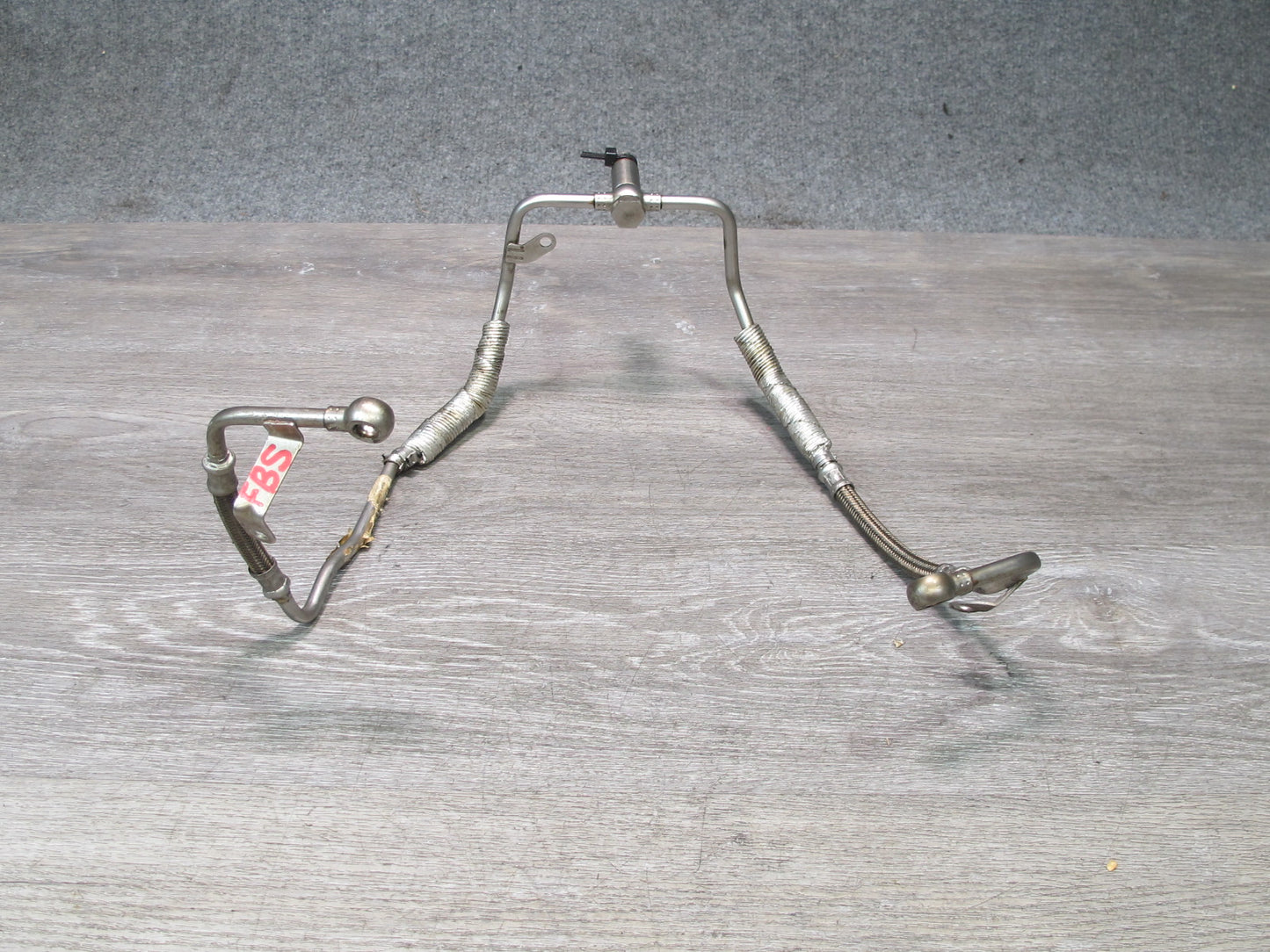 2012 BMW F01 F02 F07 F10 F13 F12 4.4L N63 Turbocharger Oil Feed Pipe Line OEM